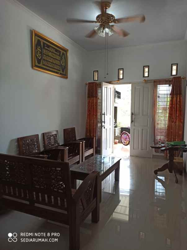 dijual rumah ciracas