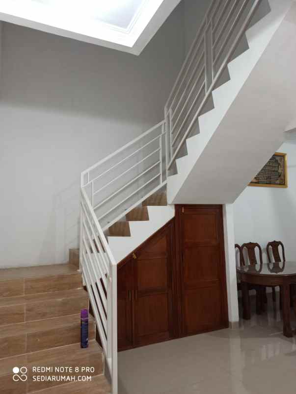 dijual rumah ciracas