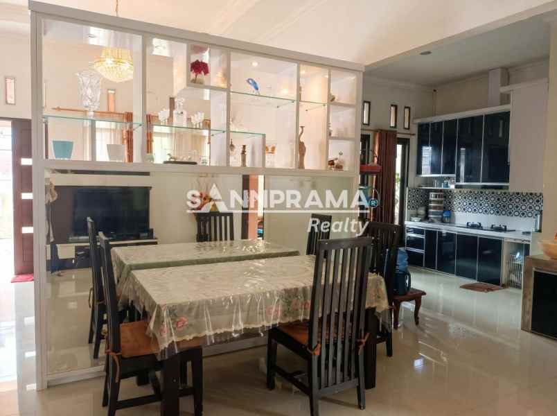 dijual rumah cisalak pasar