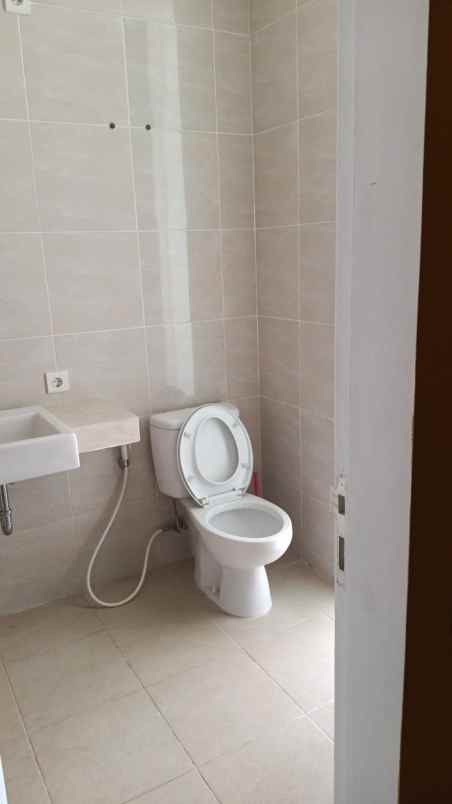 dijual rumah citra grand