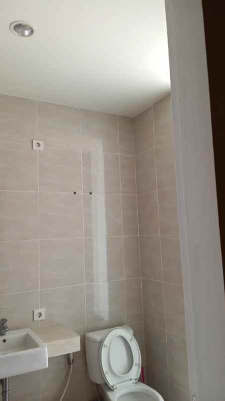 dijual rumah citra grand