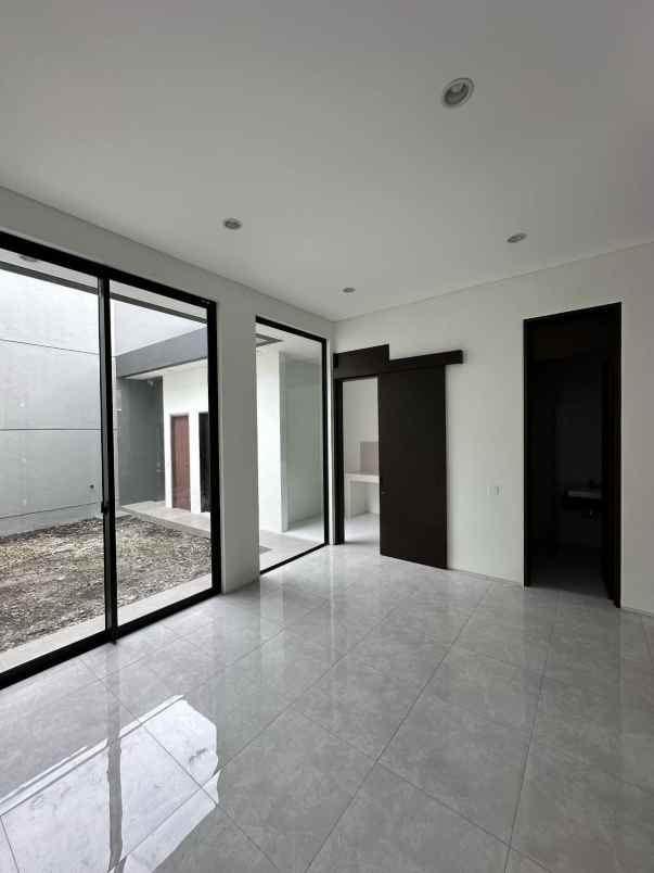 dijual rumah citraland
