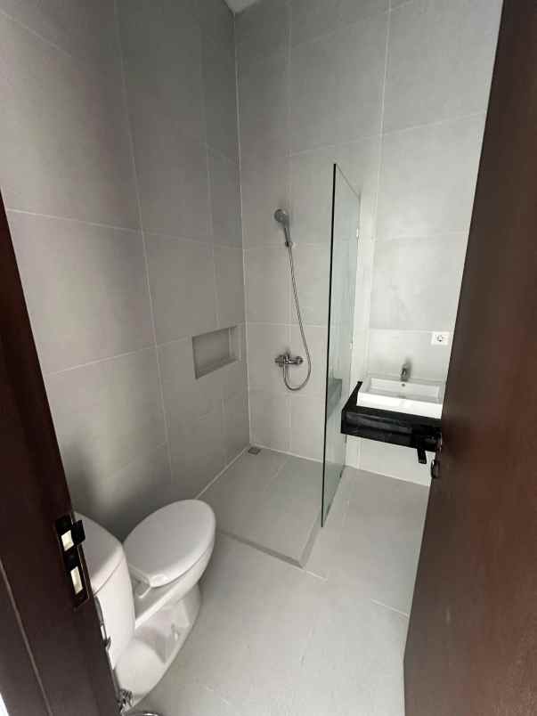 dijual rumah citraland