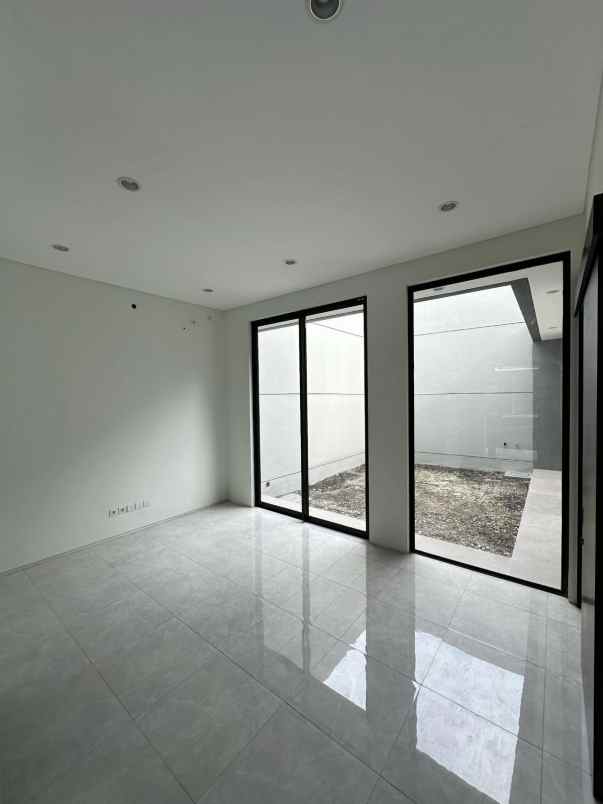 dijual rumah citraland
