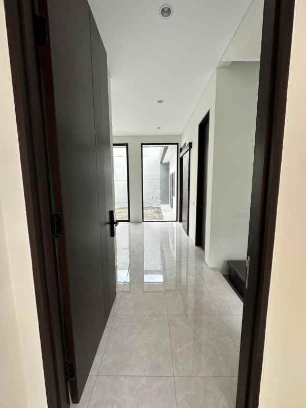 dijual rumah citraland