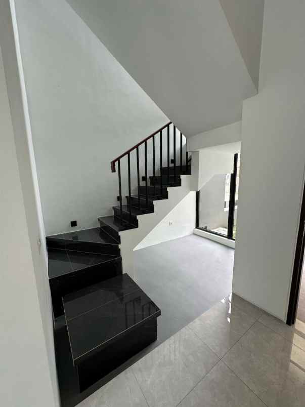 dijual rumah citraland