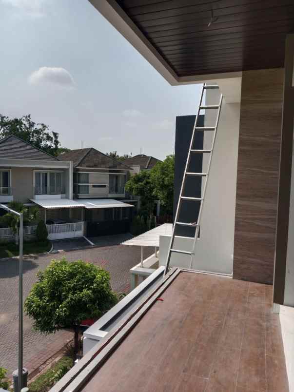 dijual rumah citraland cluster east