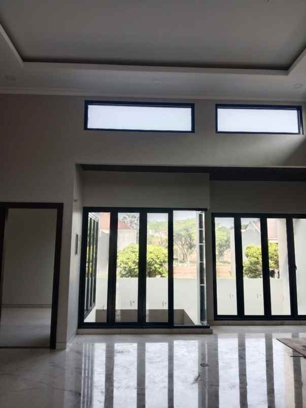 dijual rumah citraland cluster east