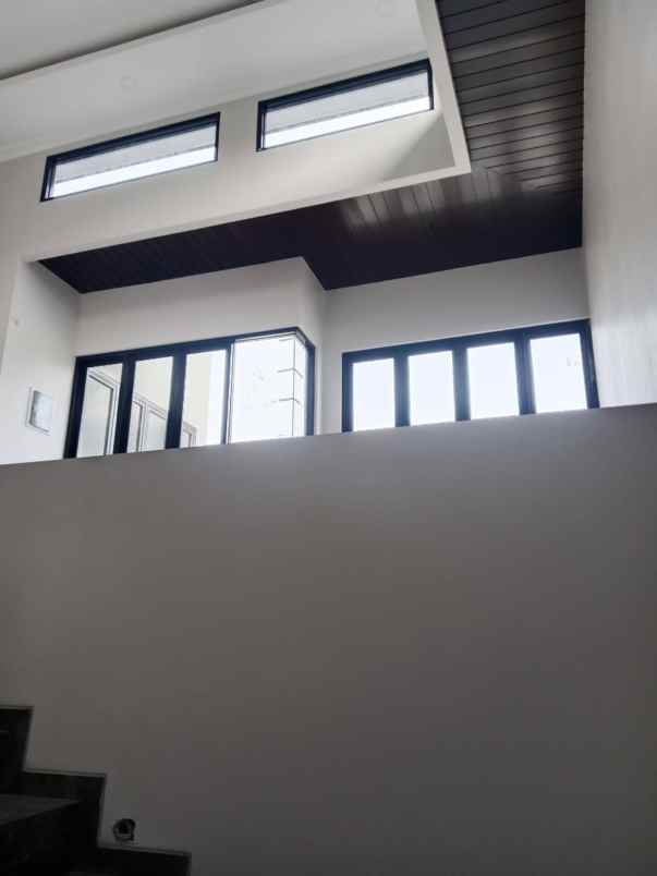 dijual rumah citraland cluster east