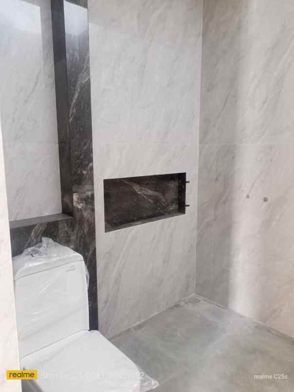 dijual rumah citraland cluster east