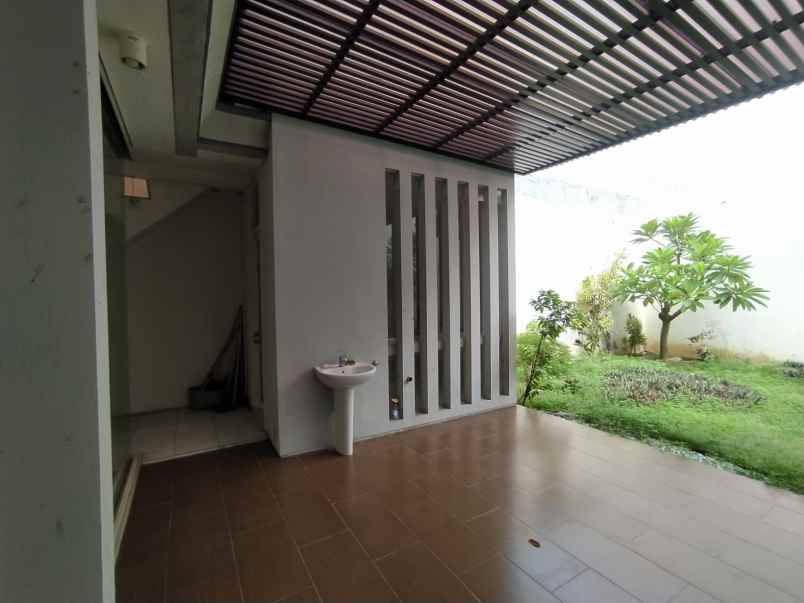 dijual rumah citraland royal park surabaya