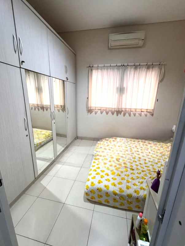 dijual rumah cluster alamanda jgc