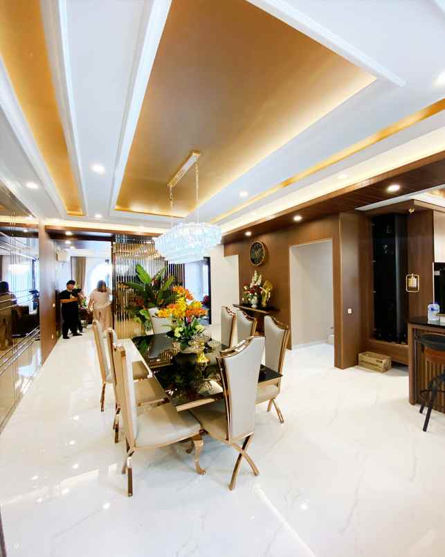 dijual rumah cluster giardina foresta