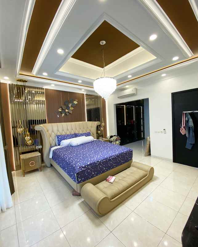 dijual rumah cluster giardina foresta