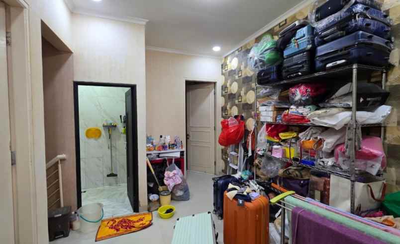 dijual rumah cluster taman puspa kota