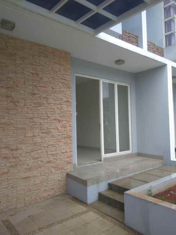 dijual rumah cluster vasana kota harpan