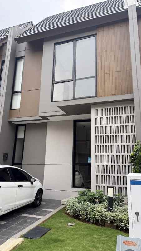 dijual rumah cluster viola summarecon