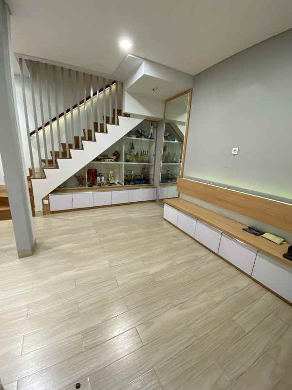 dijual rumah cluster virginia village