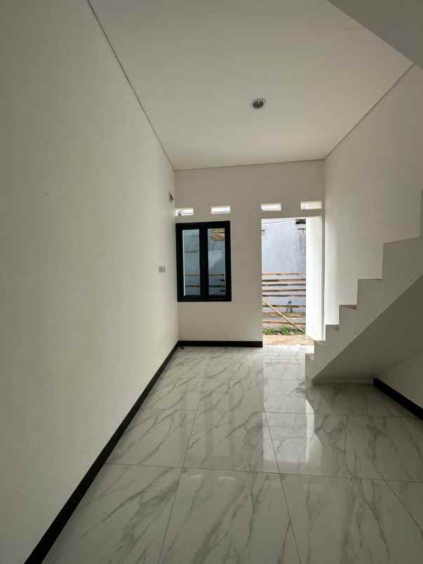 dijual rumah condet