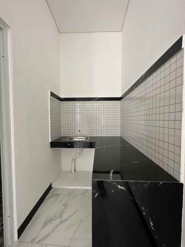dijual rumah condet