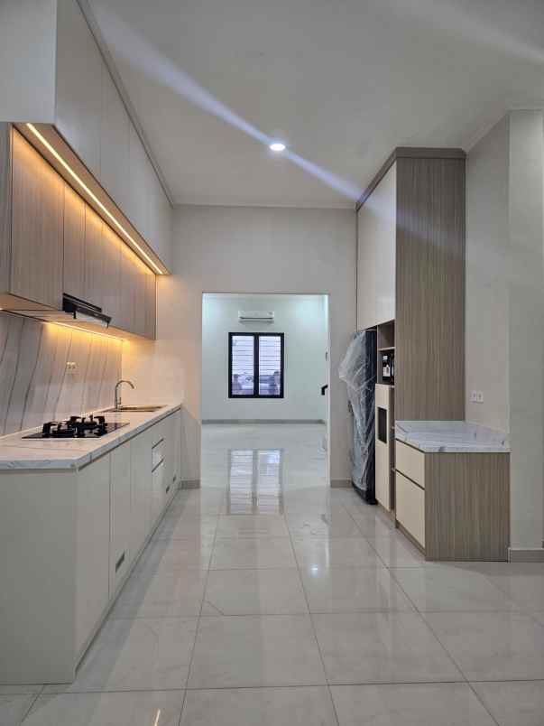 dijual rumah dekat lrt harjamukti dalam komplek