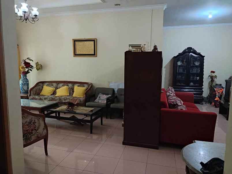 dijual rumah dermaga