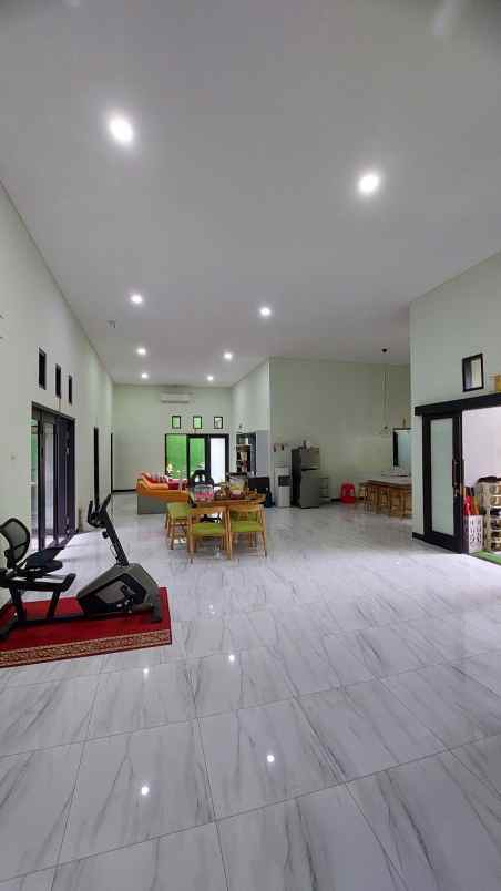 dijual rumah dharmahusada indah