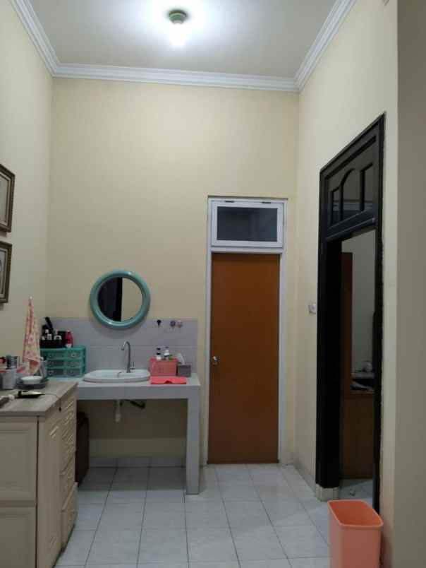 dijual rumah dharmahusada indah timur
