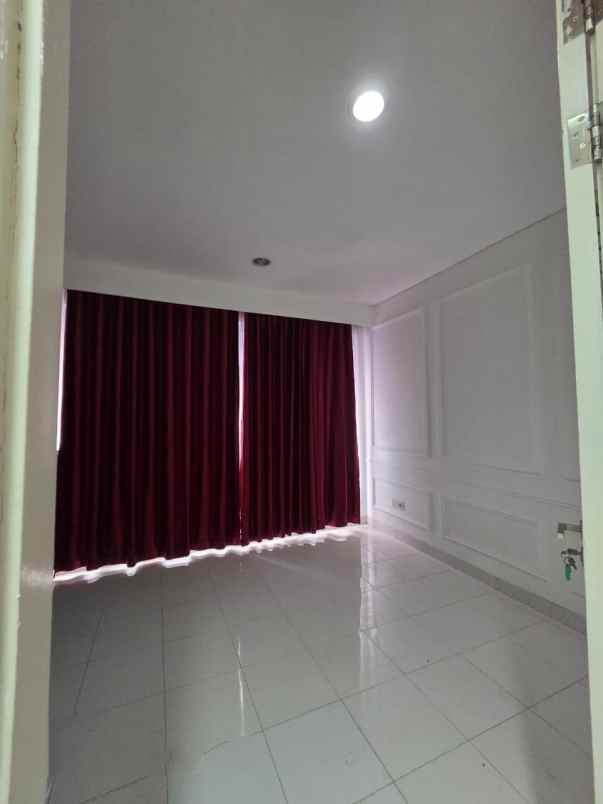 dijual rumah di cluster summarecon bekasi
