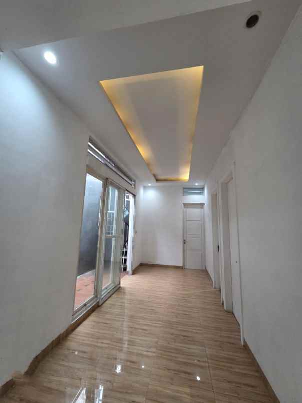 dijual rumah di cluster summarecon bekasi