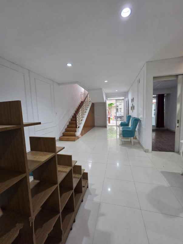 dijual rumah di cluster summarecon bekasi