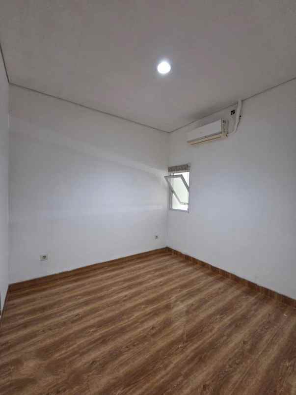 dijual rumah di cluster summarecon bekasi