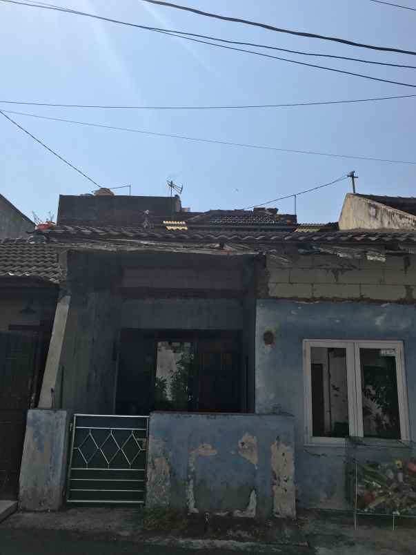dijual rumah di jl candi tembaga utara