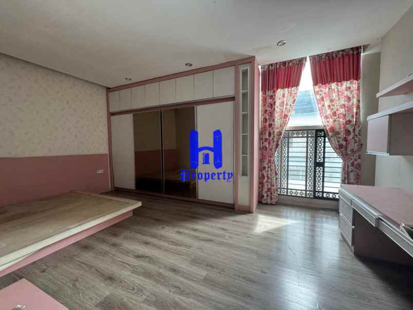 dijual rumah di komplek cemara kuta medan jalan ubud