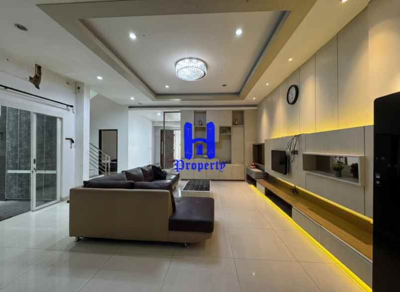 dijual rumah di komplek cemara kuta medan jalan ubud