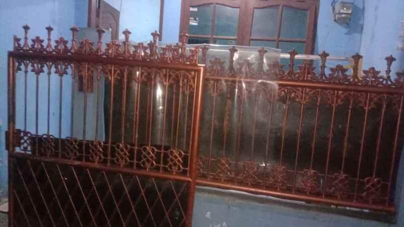dijual rumah di kp utan bahagia rt 03 rw 04