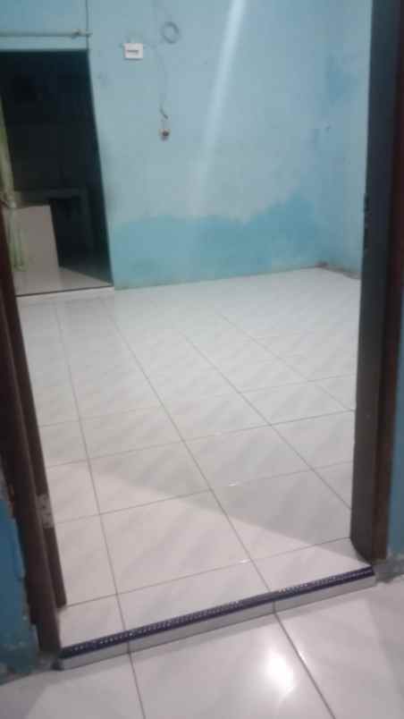 dijual rumah di kp utan bahagia rt 03 rw 04
