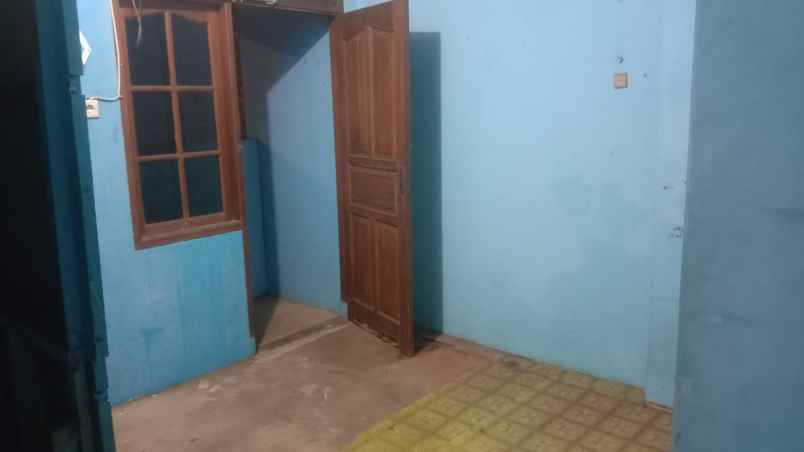 dijual rumah di kp utan bahagia rt 03 rw 04
