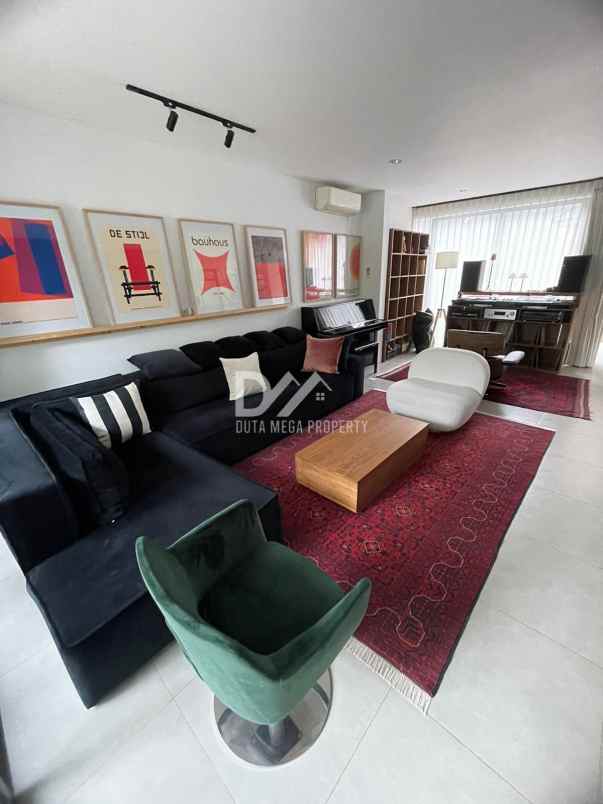 dijual rumah di ozone residence jaksel