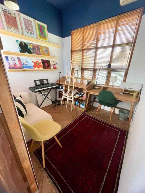 dijual rumah di ozone residence jaksel