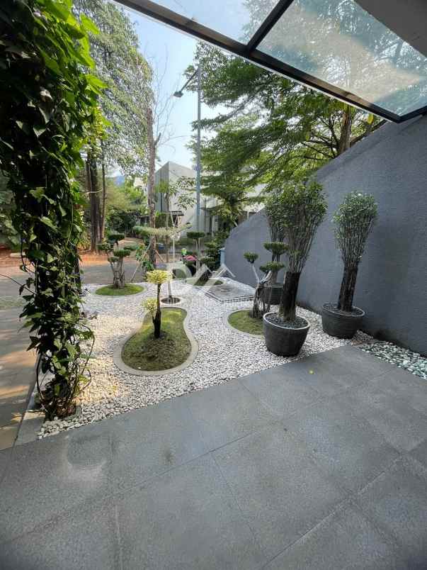 dijual rumah di ozone residence jaksel