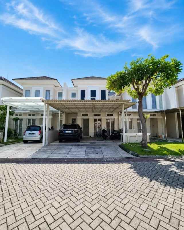 dijual rumah di pakuwon city surabaya timur
