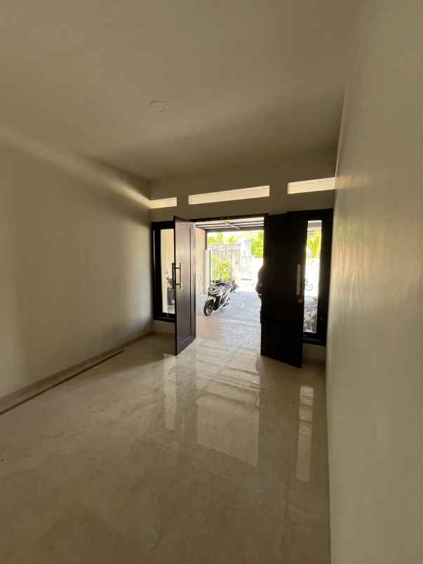 dijual rumah di sumber solo