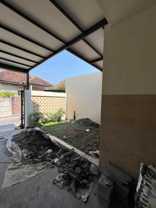 dijual rumah di sumber solo