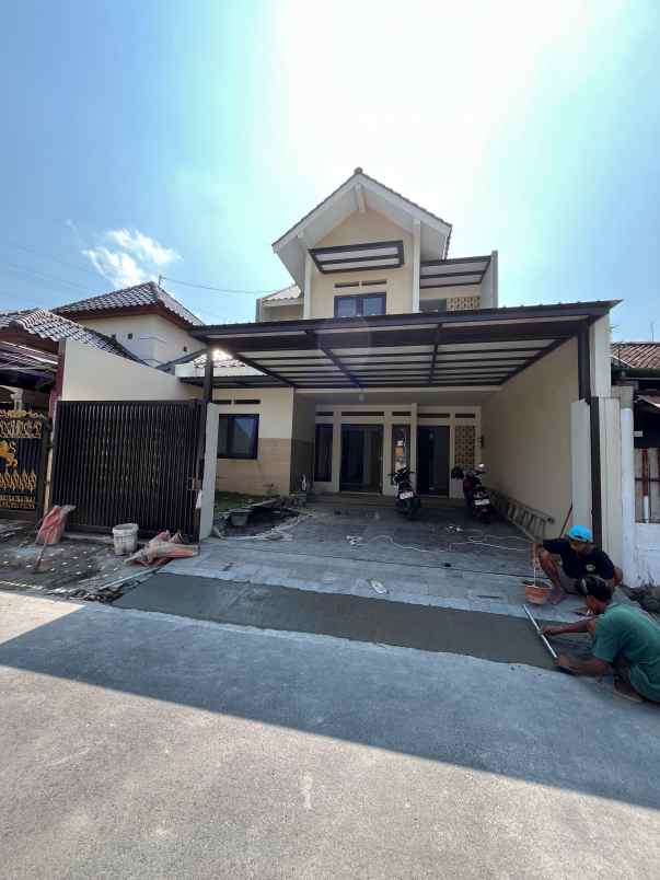 dijual rumah di sumber solo