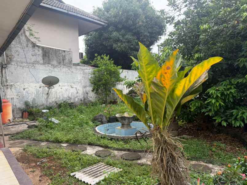 dijual rumah dijalan utama komplek lama di kayu putih