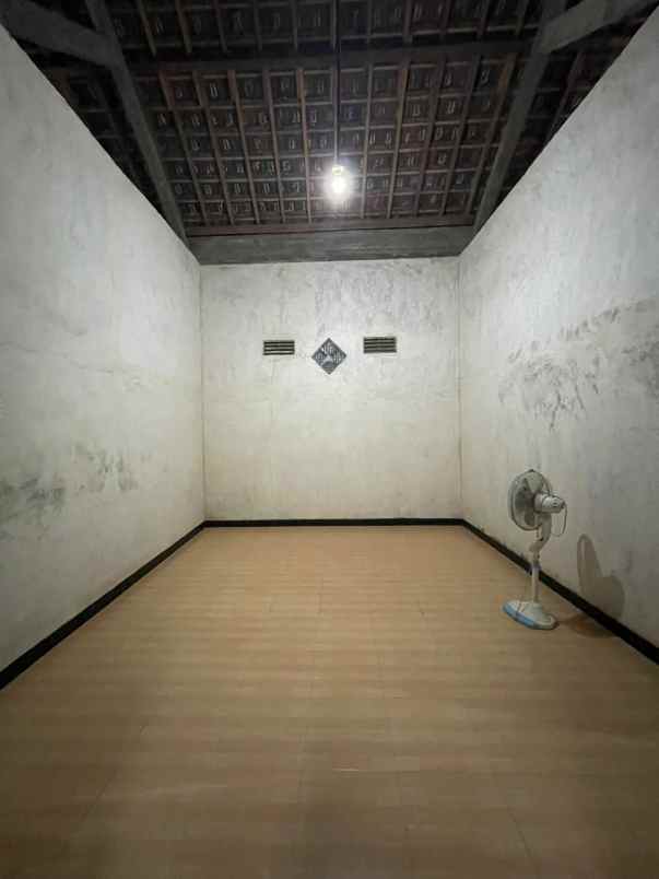 dijual rumah dijual rumah di jl untung