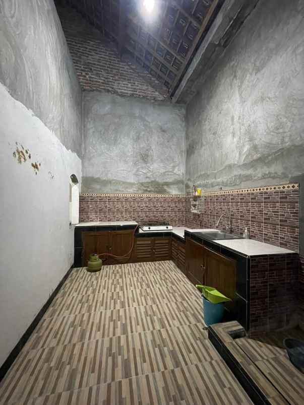 dijual rumah dijual rumah di jl untung