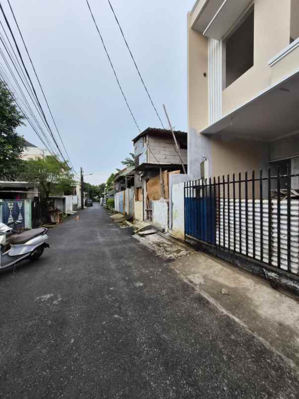 dijual rumah duren sawit jakarta timur