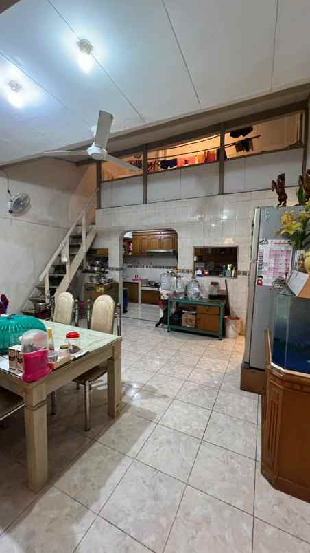 dijual rumah dwiwarna sawah besar jakarta pusat